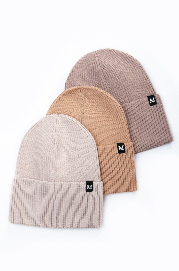 Шапка жіноча